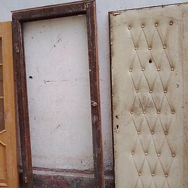 плетеный стол и стулья: Межкомнатные дверные полотна и коробки (набор). В комплекте: - — 6