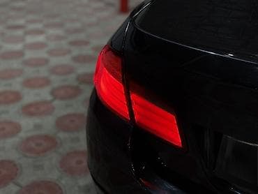 BMW 5 series: 2010 г., 3 л, Автомат, Бензин, Седан — 4