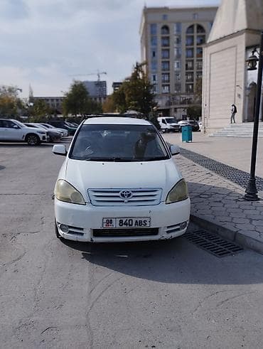 Toyota Ipsum: 2001 г., 2.4 л, Автомат, Газ, Вэн/Минивэн — 2