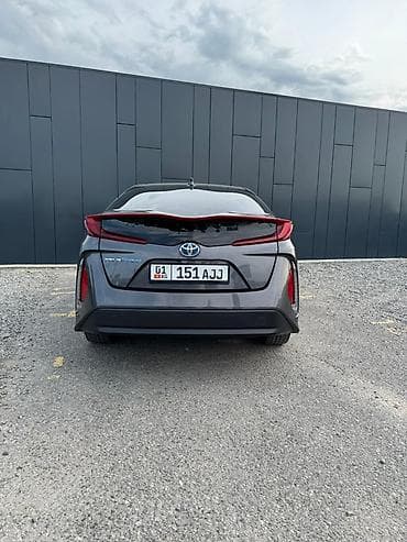 Toyota Prius: 2019 г., 1.8 л, Вариатор, Гибрид, Хэтчбэк