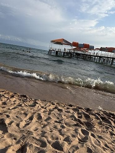 Гостевой дом у пляжа с пирсом и зоной отдыха Предлагается размещение at lalafo.kg Гостевой дом у пляжа с пирсом и зоной отдыха Предлагается размещение