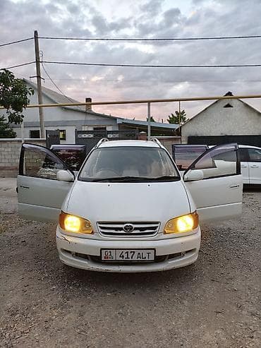 Toyota Ipsum: 2001 г., 2 л, Автомат, Бензин, Минивэн