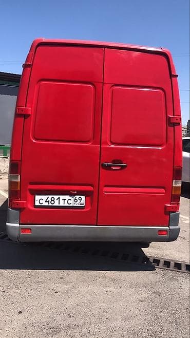 transporter multivan: Грузовой фургон Mercedes-Benz Sprinter (поколение W901–W905), красный — 7