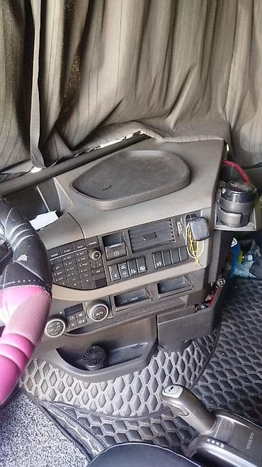 эшке: Сүйрөгүч, Volvo, 2014 г., Парда — 4