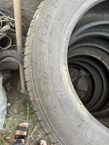 25555 r18: Продается комплект летних шин Характеристики: - Размер: 255/55 R18 - — 4