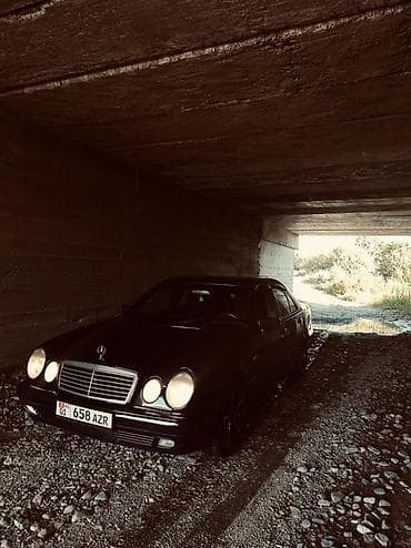 land cruser 100: Mercedes-Benz E-Class: 1997 г., 2 л, Автомат, Газ, Седан — 1