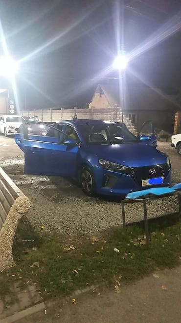 Продажа авто: Hyundai Ioniq: 2018 г., 1.6 л, Автомат, Гибрид, Хэтчбэк — 2
