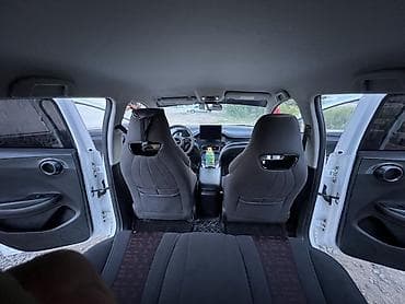 2025: BYD E2: 2025 г., 0.1 л, Робот, Электромобиль, Хэтчбэк — 7
