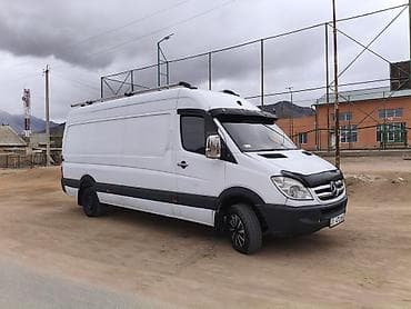 mitsubishi delica d5: Легкий грузовик, Mercedes-Benz — 3