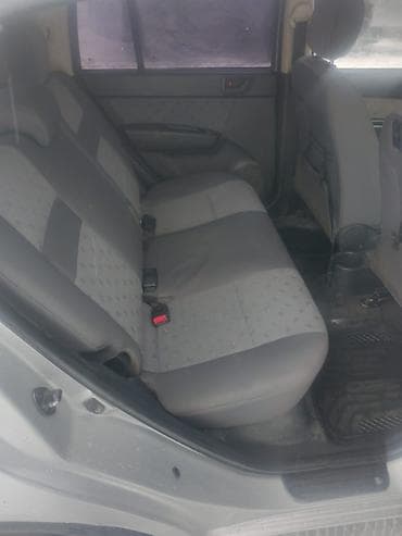 спартивные машины: Hyundai Getz, 5‑дверный хэтчбек, серебристый цвет. Кузов и экстерьер — 4