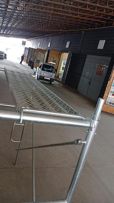 лесу: Строительные леса рамные, оцинкованные - Тип: модульные рамные леса — 1