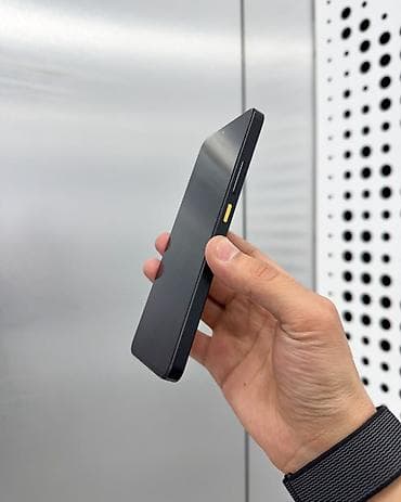 Poco X7 Pro, Б/у, 256 ГБ, цвет - Желтый, 2 SIM — 3