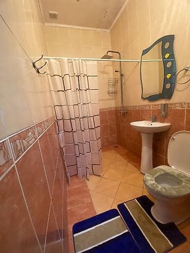 Бөлмөлөрдү ижарага берүү: 30 м², Эмереги менен — 2