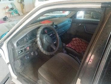 subaru outback 2017: Mazda 626: 1991 г., 2 л, Механика, Бензин, Седан — 5