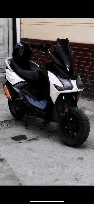 скутер adv: Скутер с агрессивным спортивным обвесом и высоким тонированным — 2