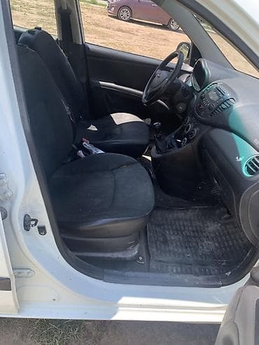 1 9 dci: Hyundai i10: 2011 г., 1.1 л, Механика, Бензин, Хэтчбэк — 8