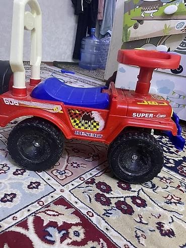 Детский транспорт: Детская машинка-каталка (толокар) Jeep-style - Яркая красно-синяя — 3