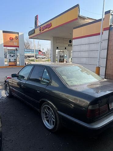 cx 9: BMW 5 series: 1993 г., 3 л, Ручные, Бензин, Седан — 5