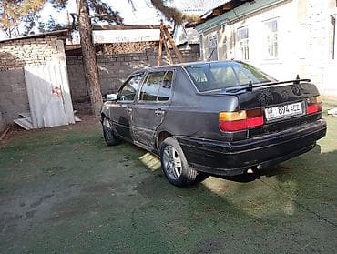 карбюратор на скутер: Volkswagen Vento: 1992 г., 2 л, Ручные, Бензин, Седан — 3