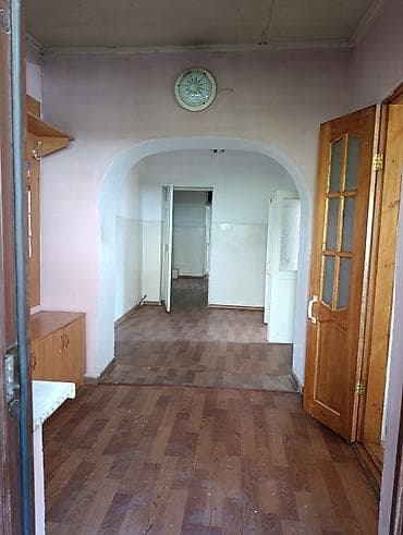 комнаты иссык: Продаётся 3 комнатная квартира 1-этаж сталинка, р/н Пишпек по — 7