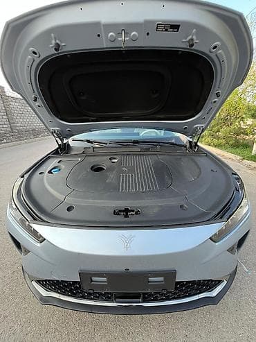 li7 машина: Lixiang One: 2024 г., 1.5 л, Автомат, Гибрид — 7