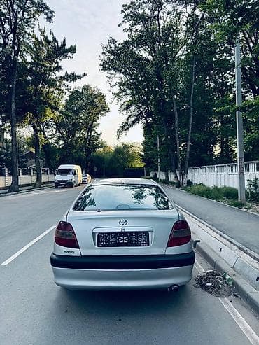 Транспорт: Toyota Avensis: 2001 г., 1.8 л, Механика, Бензин, Лифтбек — 4