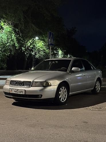 Audi A4: 1995 г., 2 л, Механика, Бензин, Седан — 4