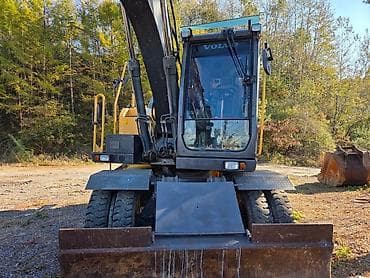 mtz 82 1: Экскаватор, Volvo, 2015 г., Колесный — 1