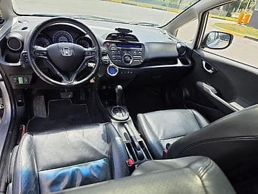 Транспорт: Honda Jazz: 2011 г., 1.3 л, Вариатор, Гибрид, Хэтчбэк — 6