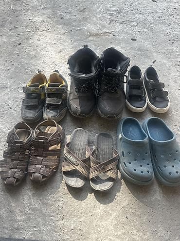 отдам коляски б у: Набор обуви разного типа и размера: - Детские кроссовки с двумя — 3