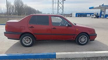 Volkswagen: Volkswagen Vento: 1992 г., 1.8 л, Механика, Бензин, Седан — 4