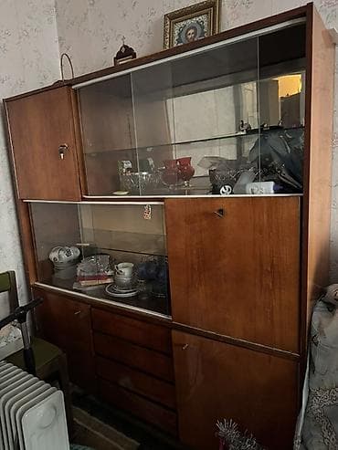 горка в гостиную: Стенка-шкаф, Тип стенки-шкафа: Горка, Для зала, Особенности: Для хранения посуды — 1