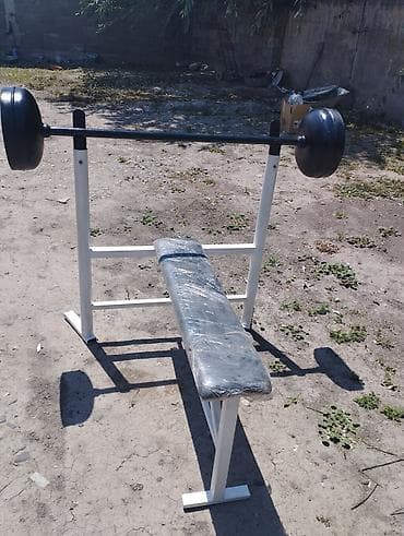 Спорт и отдых: Лежака с штангой самодельный. состояние хорошее новый штанга (вес — 4