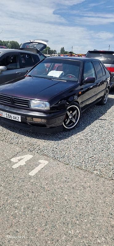 авто в кыргыстане: Volkswagen Vento: 1993 г., 1.8 л, Механика, Бензин, Седан — 4