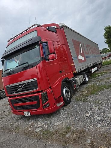Тягач, Volvo, 2012 г., Тентованный