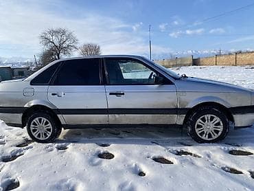 бар авто: Volkswagen Passat: 1988 г., 1.8 л, Механика, Бензин, Седан — 4