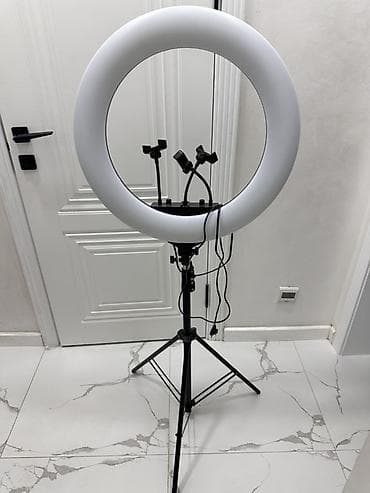 сони видеокамера: Кольцевая LED‑лампа на штативе Комплектация: LED‑кольцо, регулируемый — 1