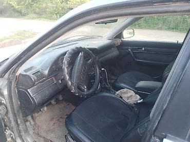 аудио касеты: Audi 100: 1991 г., 2.3 л, Механика, Бензин, Седан — 2