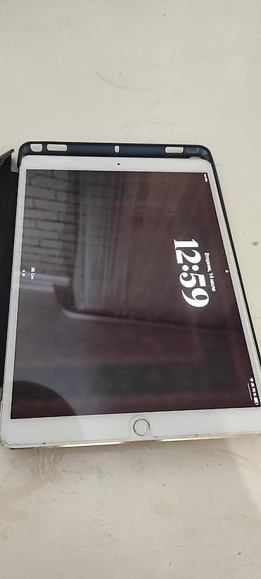 Планшеты: Планшет, Apple, память 32 ГБ, 9" - 10", Wi-Fi, Б/у, Классический цвет - Серебристый — 3
