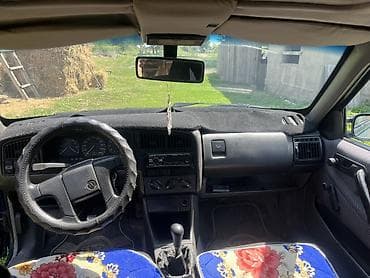 Volkswagen Passat Variant: 1990 г., 1.8 л, Механика, Бензин, Универсал