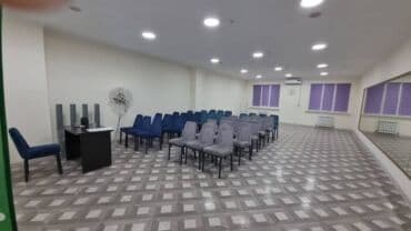 офис дом: Сдаю Офис, 125 м², В жилом комплексе, 1 линия, С оборудованием, С отдельным входом — 1