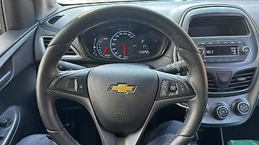 Транспорт: Chevrolet Spark: 2019 г., Автомат, Бензин, Хэтчбэк — 10