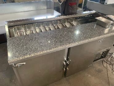 оборудование для пиццерии: Стол для пиццы с мрамором — 2