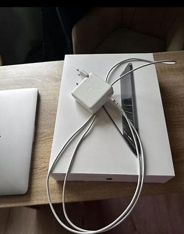 macbook 2 1: MacBook Pro 13" - Дисплей 13", Retina - Процессор: Intel Core i5, 2.0 — 3