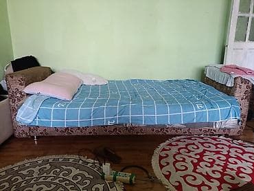 двуспальная деревянная: Двуспальная кровать + односпальный диван-кровать - Кровать — 3