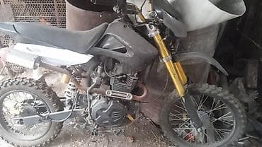 full construction: Эндуро/питбайк для бездорожья - Двигатель: одноцилиндровый 4‑тактный — 1