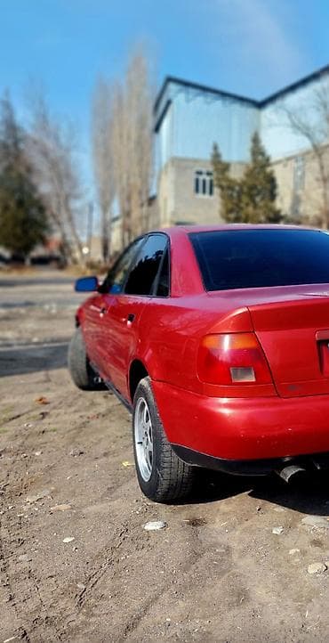 kia clarus: Audi A4: 1994 г., 1.8 л, Механика, Бензин, Седан — 1