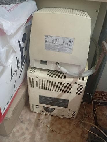 studio display: Монитор, ЭЛТ, 14" - 15" — 1