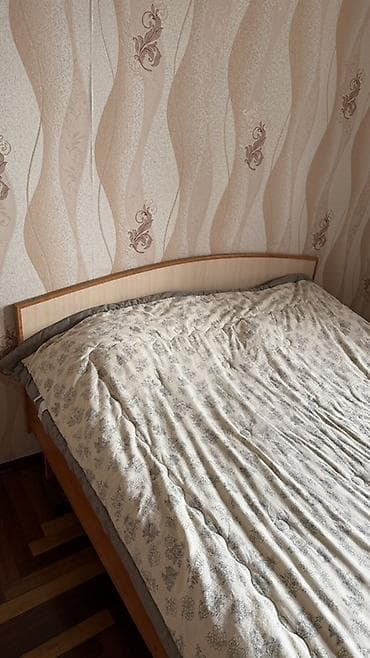Двуспальная кровать, Б/у, С матрасом, длина - 200 см — 2