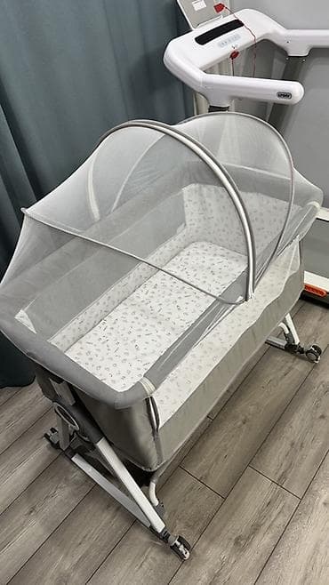 москитные сетки бу: Детская приставная кроватка, Б/у, С колесиками, цвет - Серый — 3